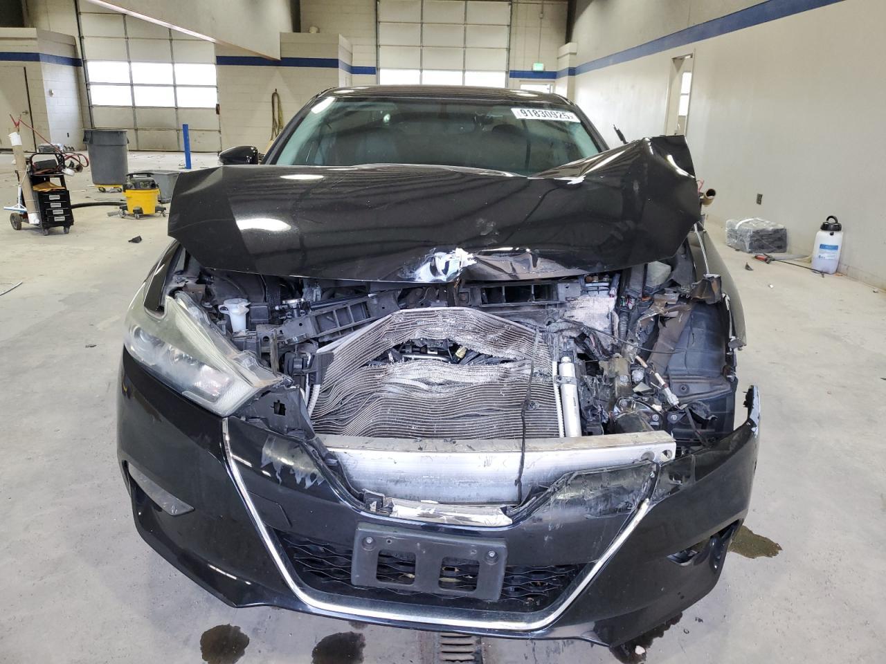 2016 NISSAN Maxima