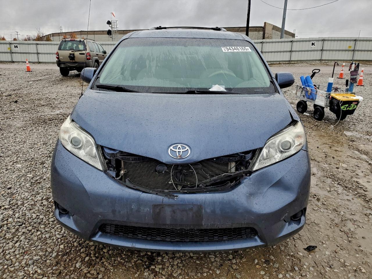 2013 TOYOTA SIENNA