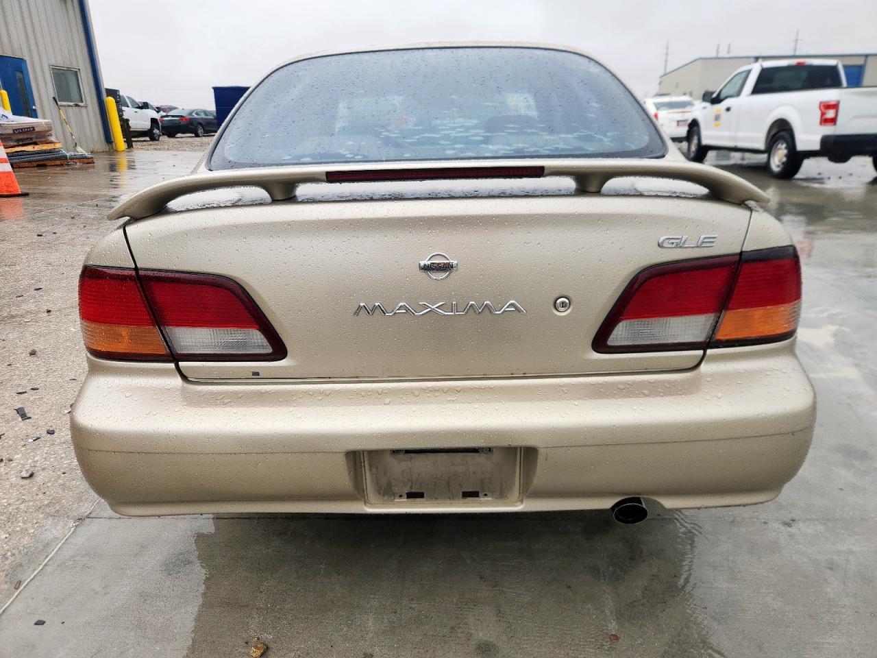 1999 NISSAN Maxima