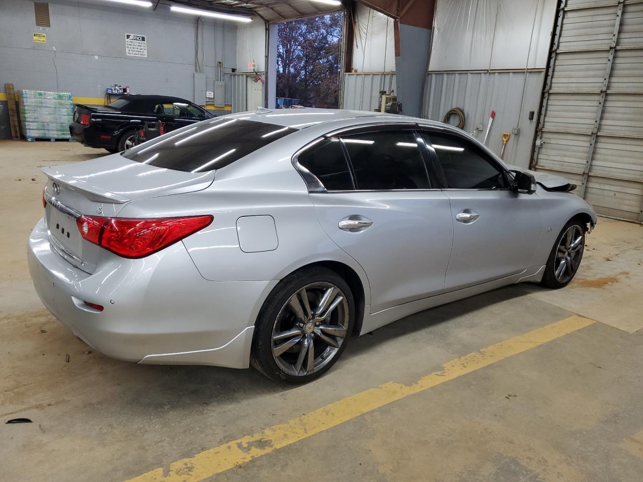 2016 INFINITI Q50