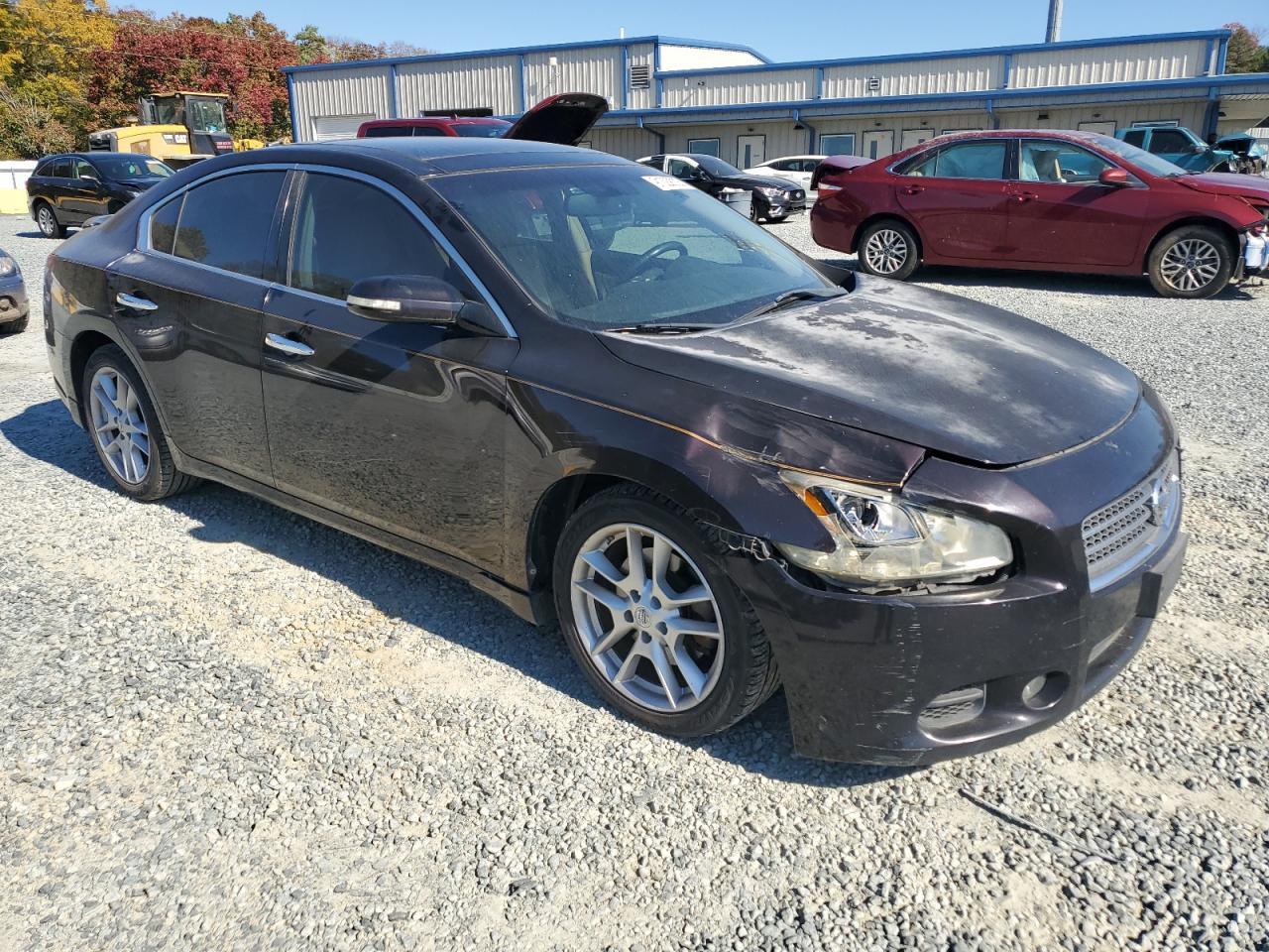 2011 NISSAN Maxima