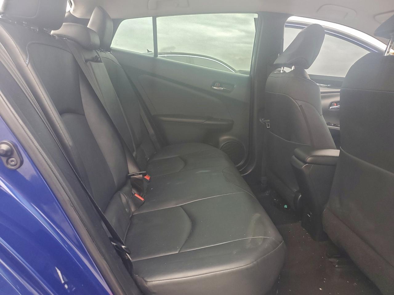 2016 TOYOTA PRIUS