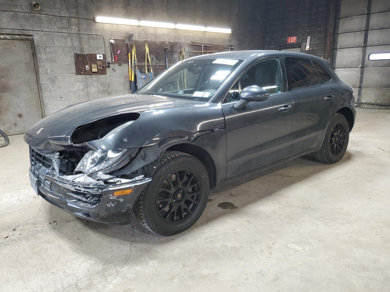 2017 PORSCHE Macan