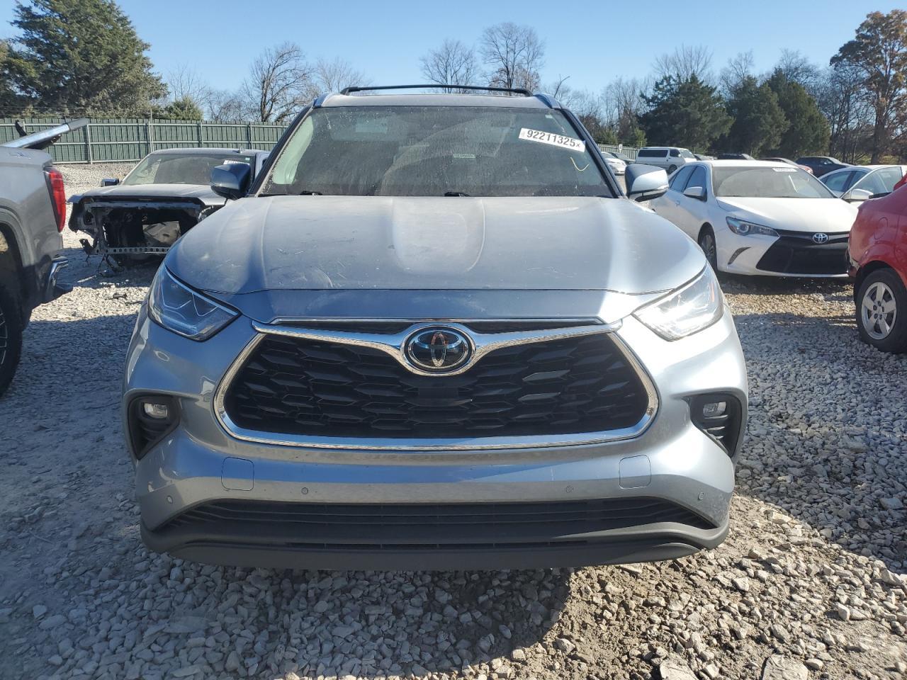 2019 NISSAN KICKS