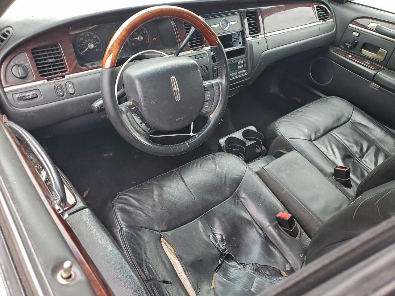 2008 LINCOLN Town Car