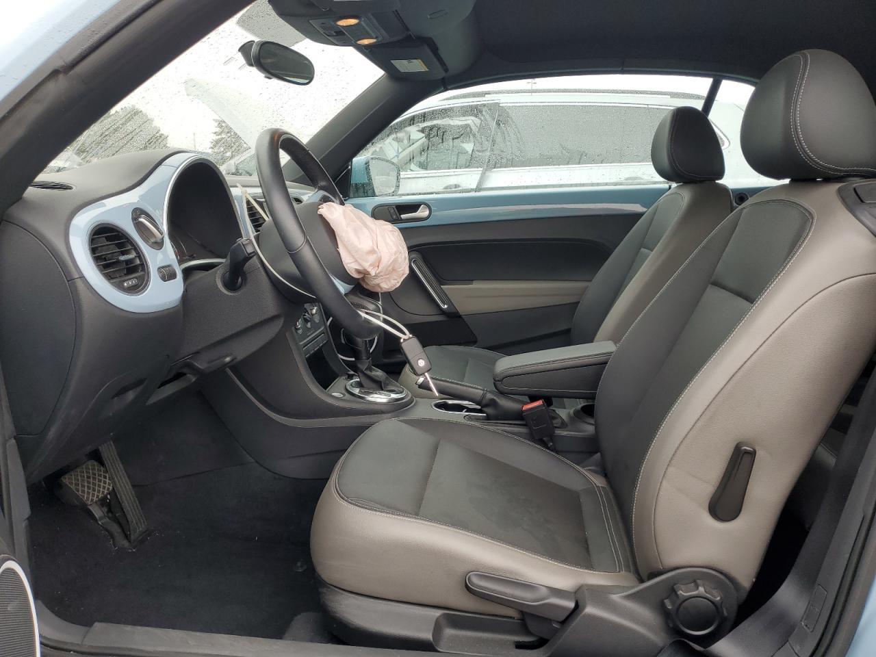 2013 VOLKSWAGEN Beetle