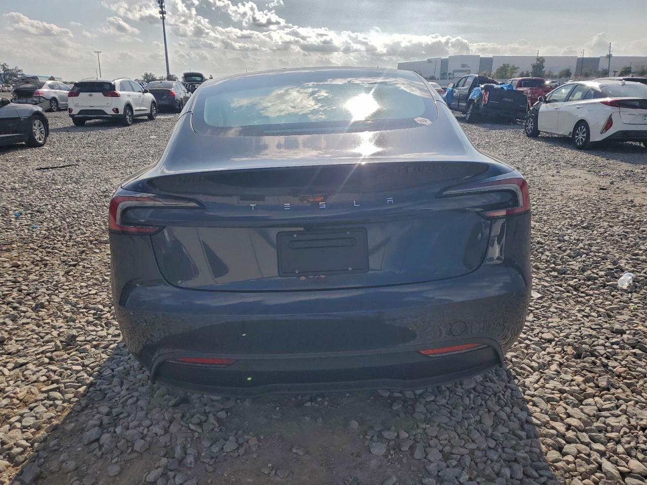 2025 TESLA MODEL 3