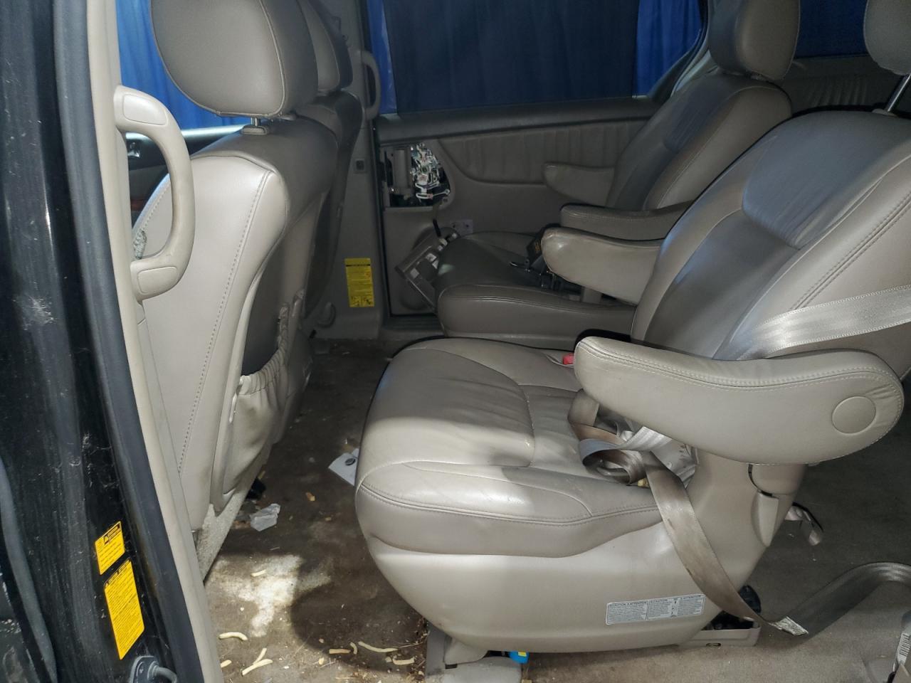 2009 TOYOTA SIENNA