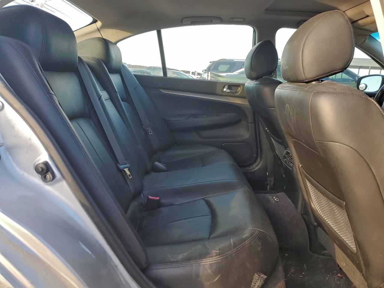 2011 INFINITI G25