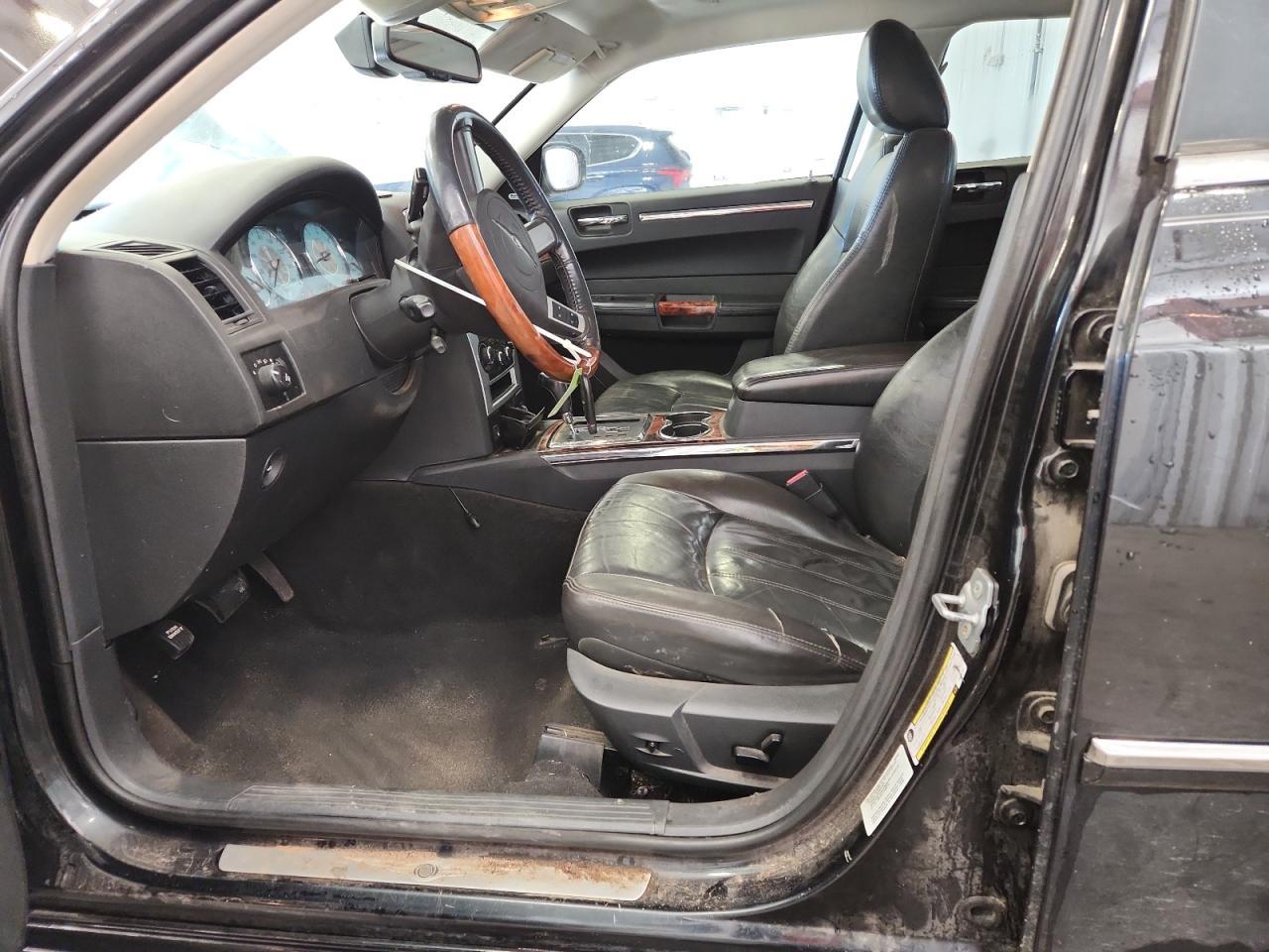 2010 CHRYSLER 300