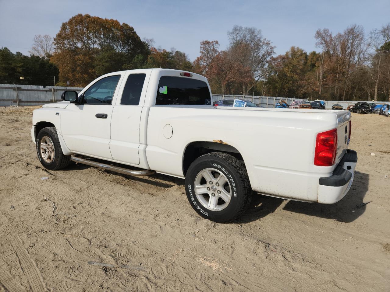 2011 DODGE Dakota