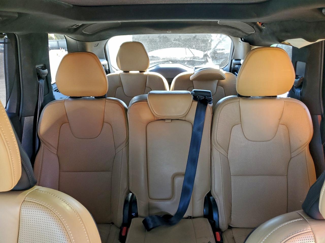 2019 VOLVO XC90