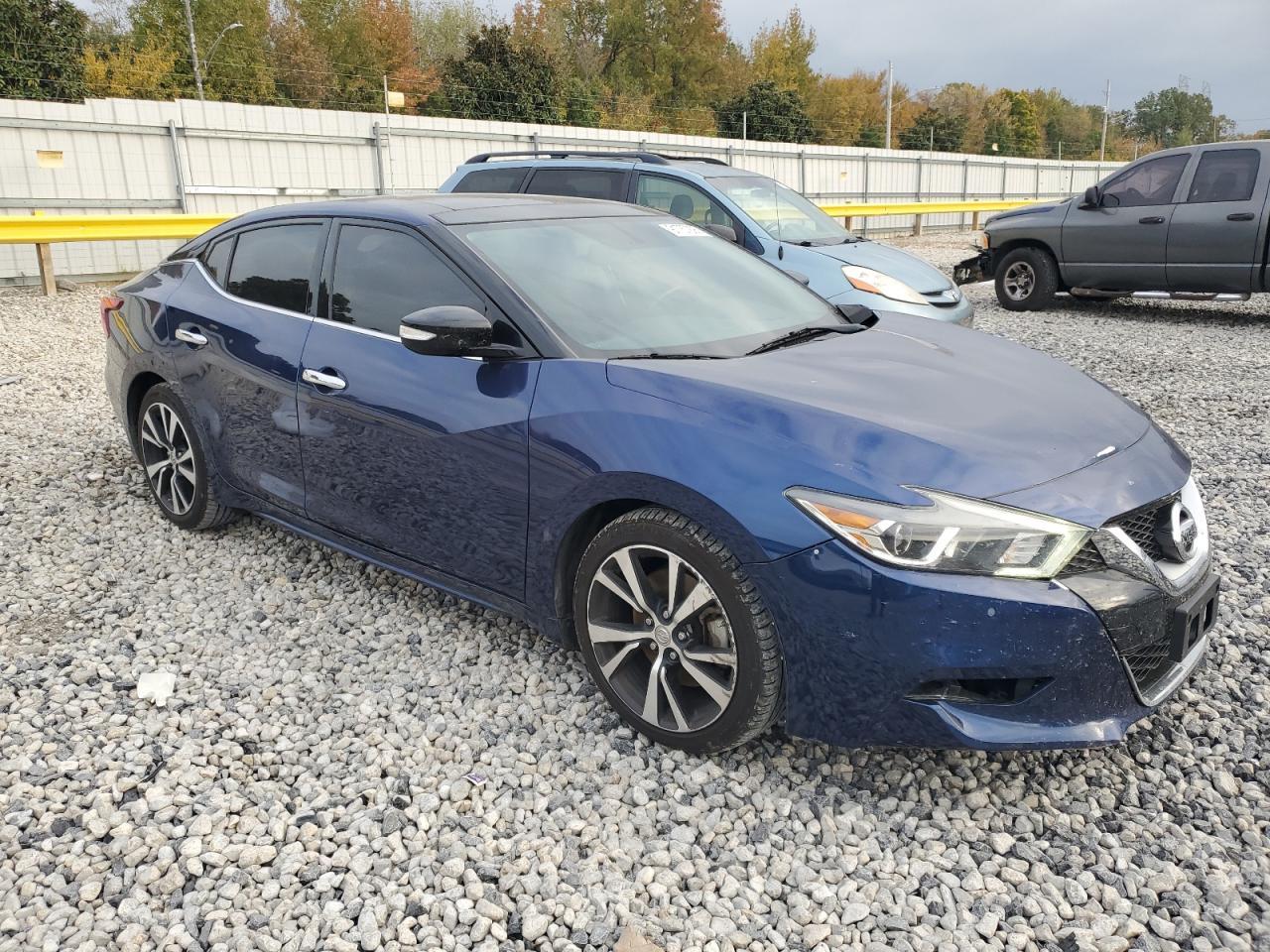 2017 NISSAN Maxima