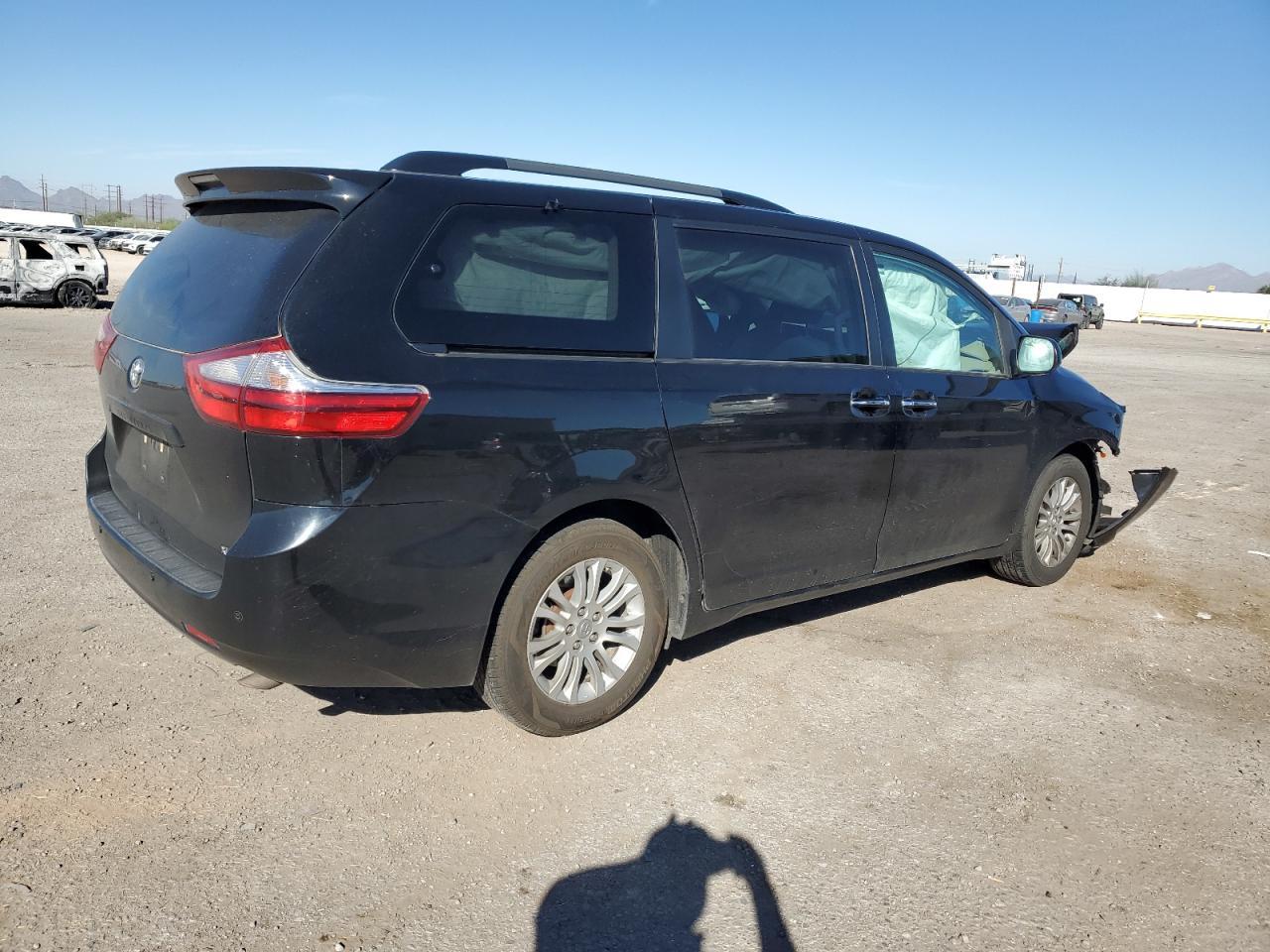 2016 TOYOTA SIENNA