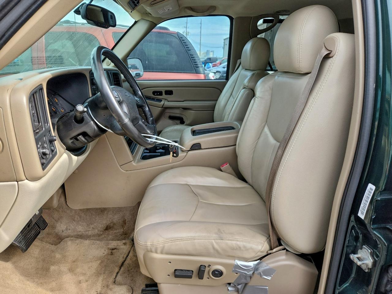 2004 CHEVROLET Tahoe