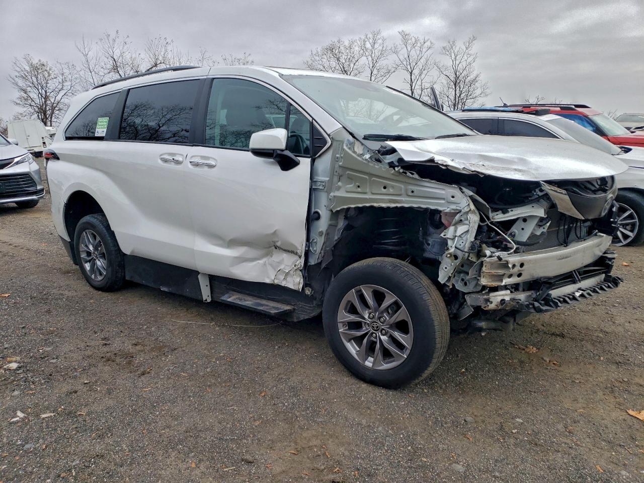 2023 TOYOTA SIENNA
