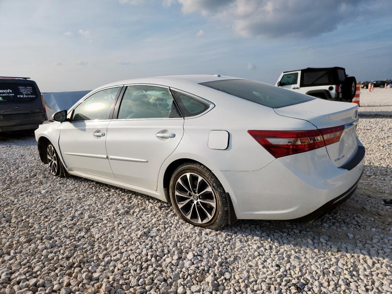 2018 TOYOTA Avalon