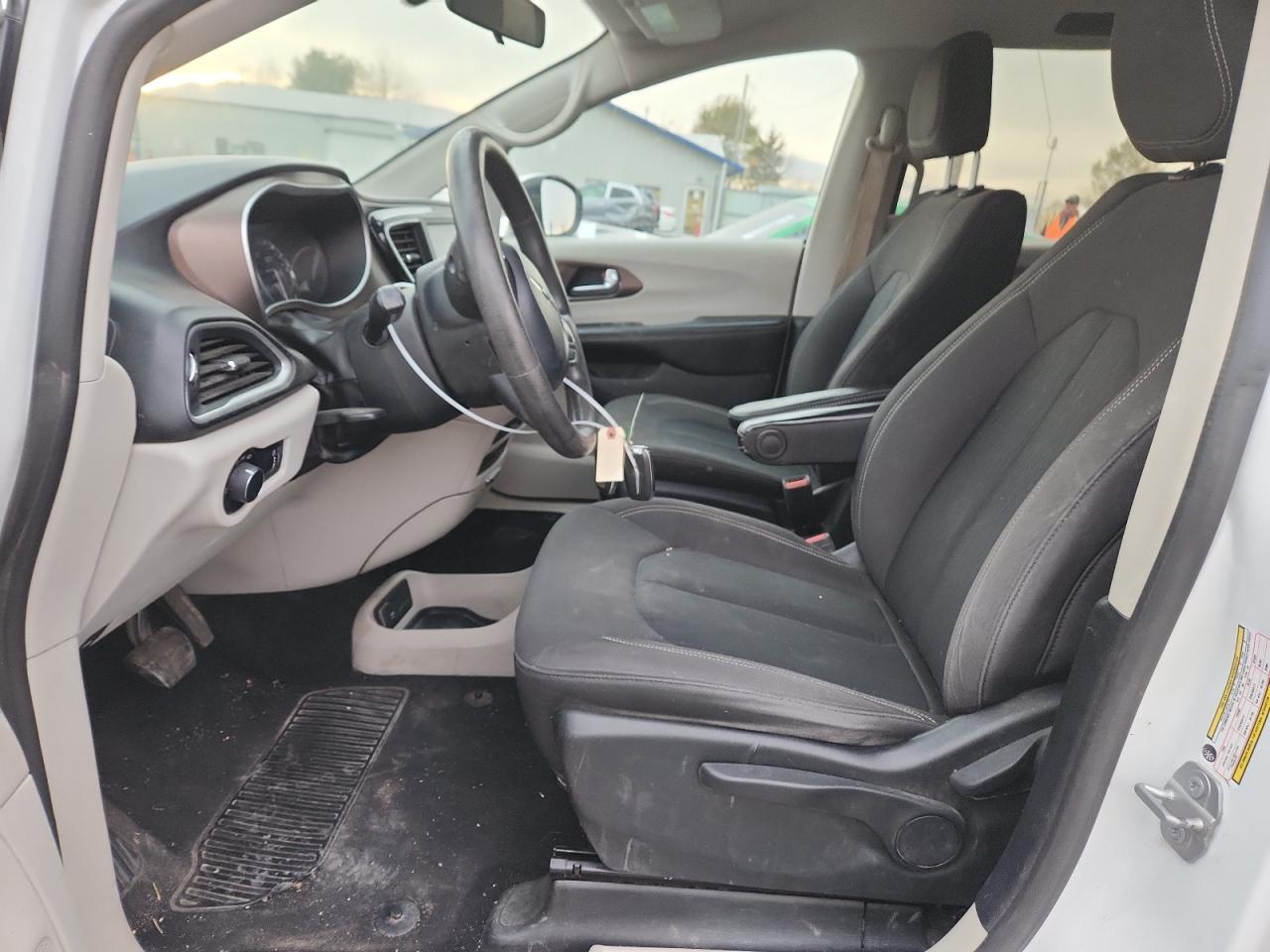 2020 CHRYSLER Voyager