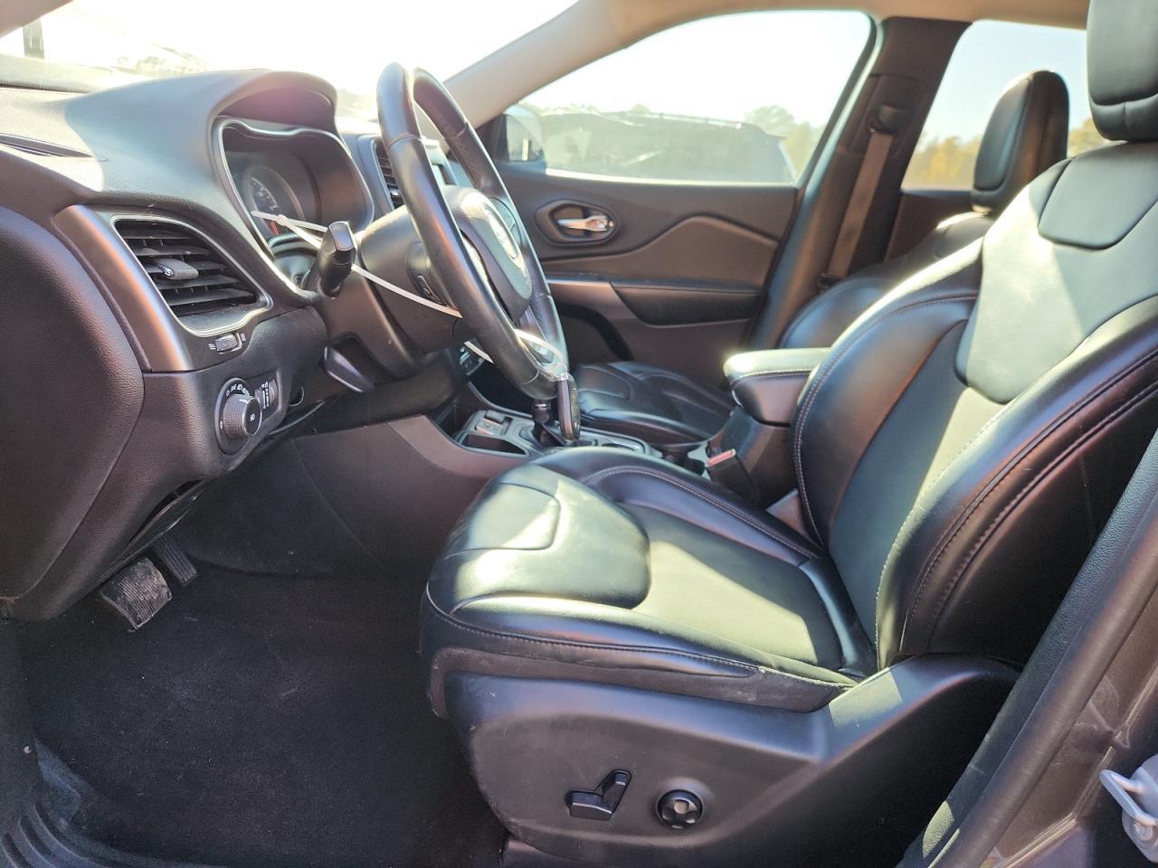 2019 JEEP CHEROKEE