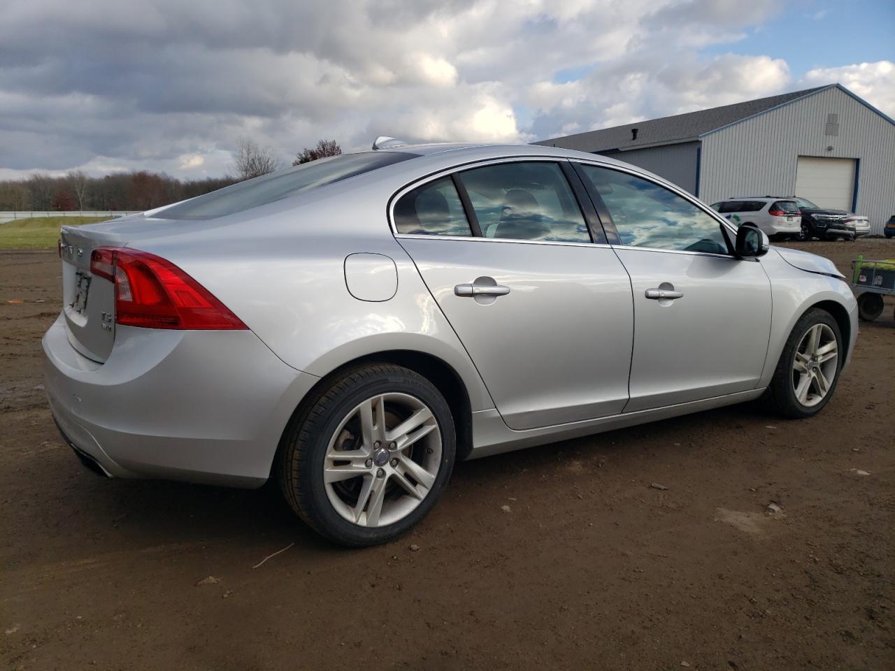 2014 VOLVO S60