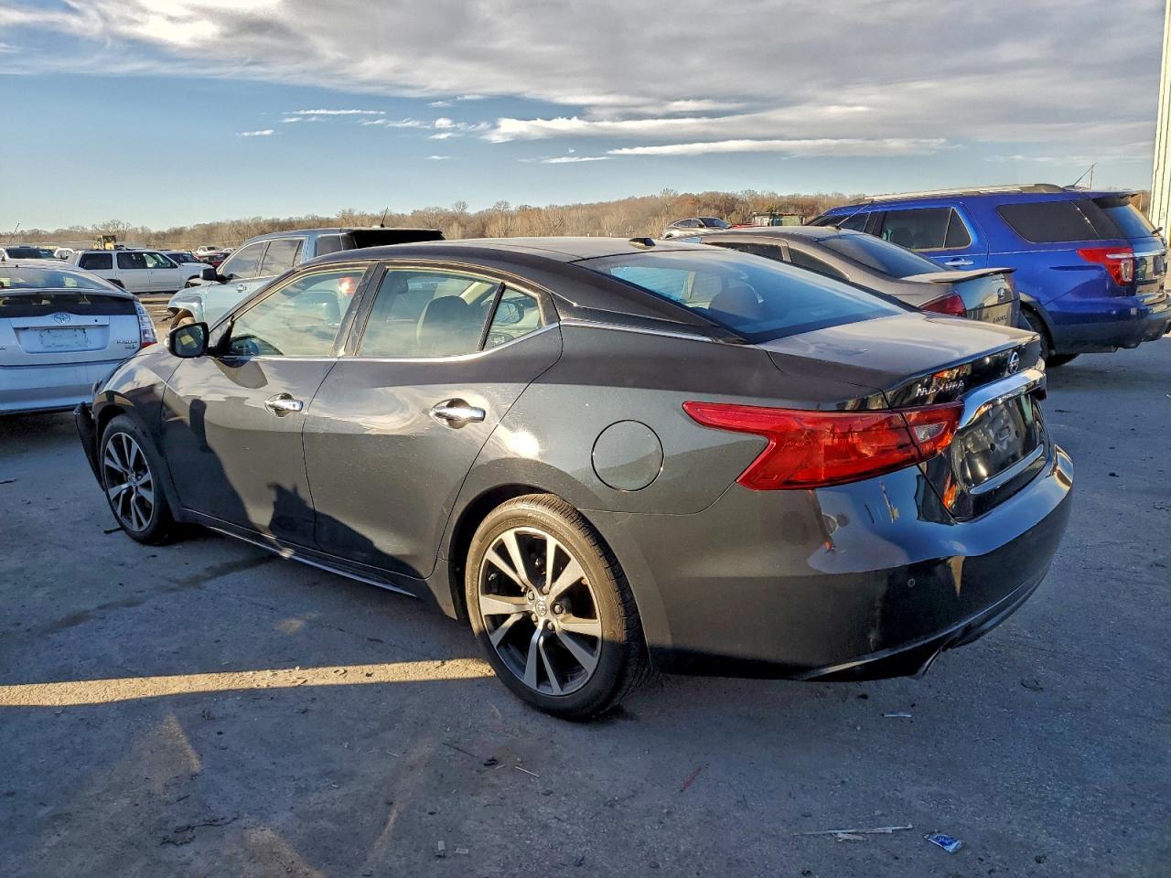 2017 NISSAN Maxima