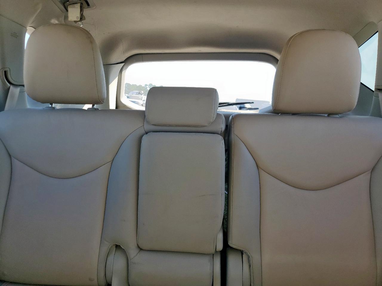2013 TOYOTA PRIUS V