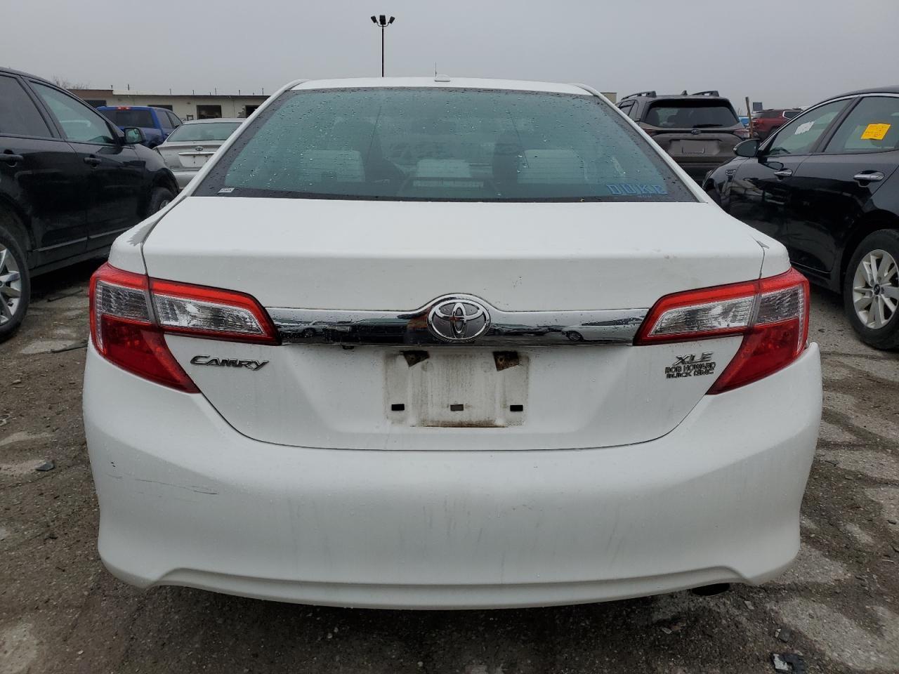 2014 TOYOTA CAMRY