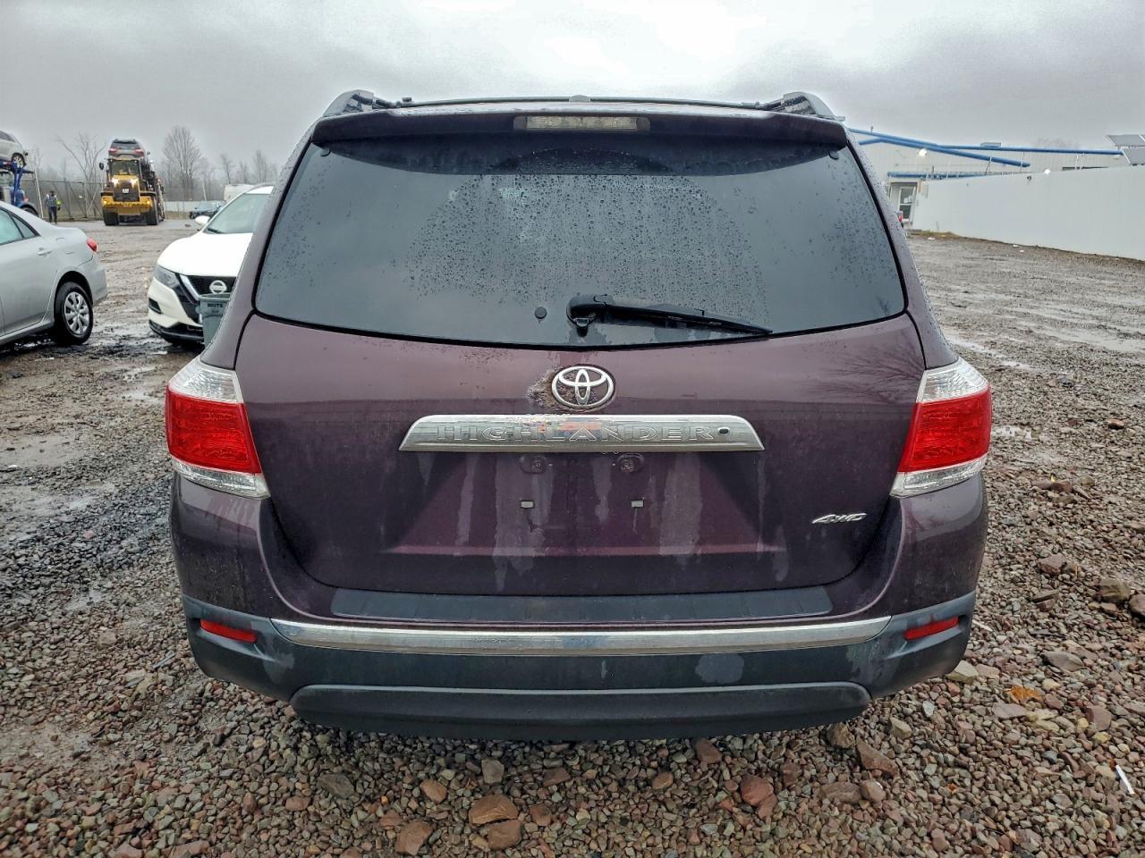 2011 TOYOTA HIGHLANDER
