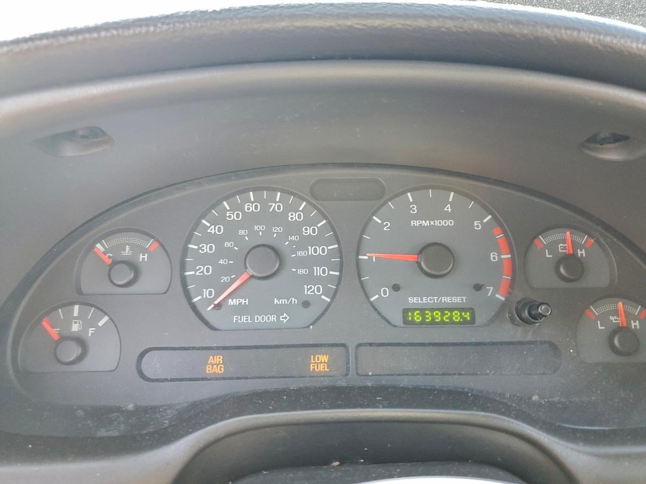 2003 FORD MUSTANG
