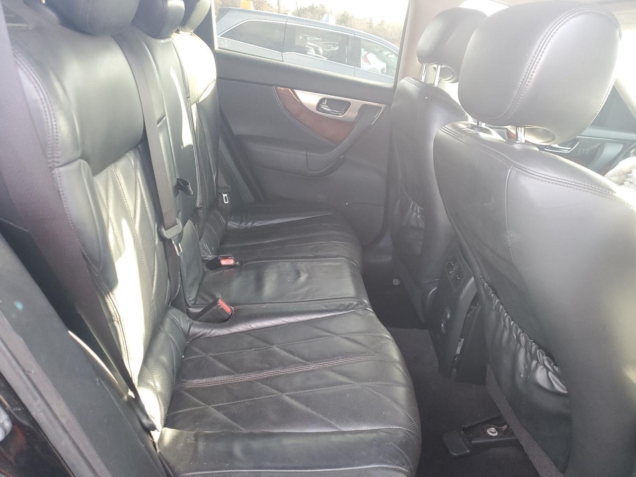 2011 INFINITI FX35