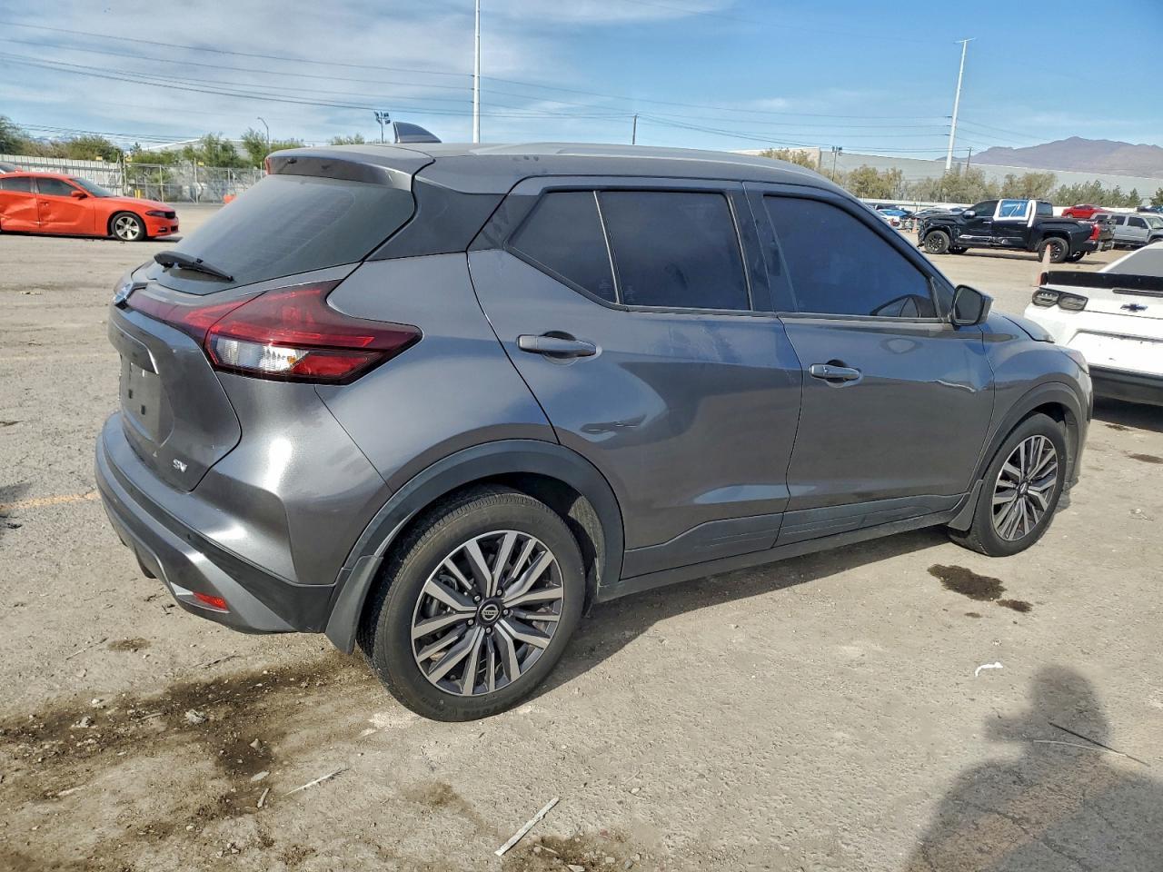 2021 NISSAN KICKS