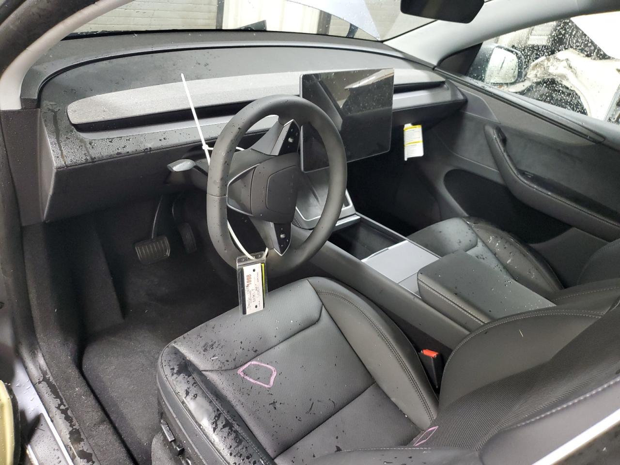 2026 TESLA MODEL Y