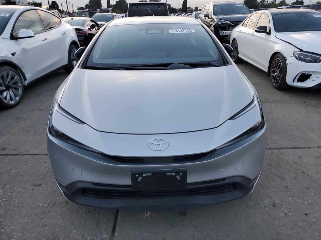 2024 TOYOTA PRIUS
