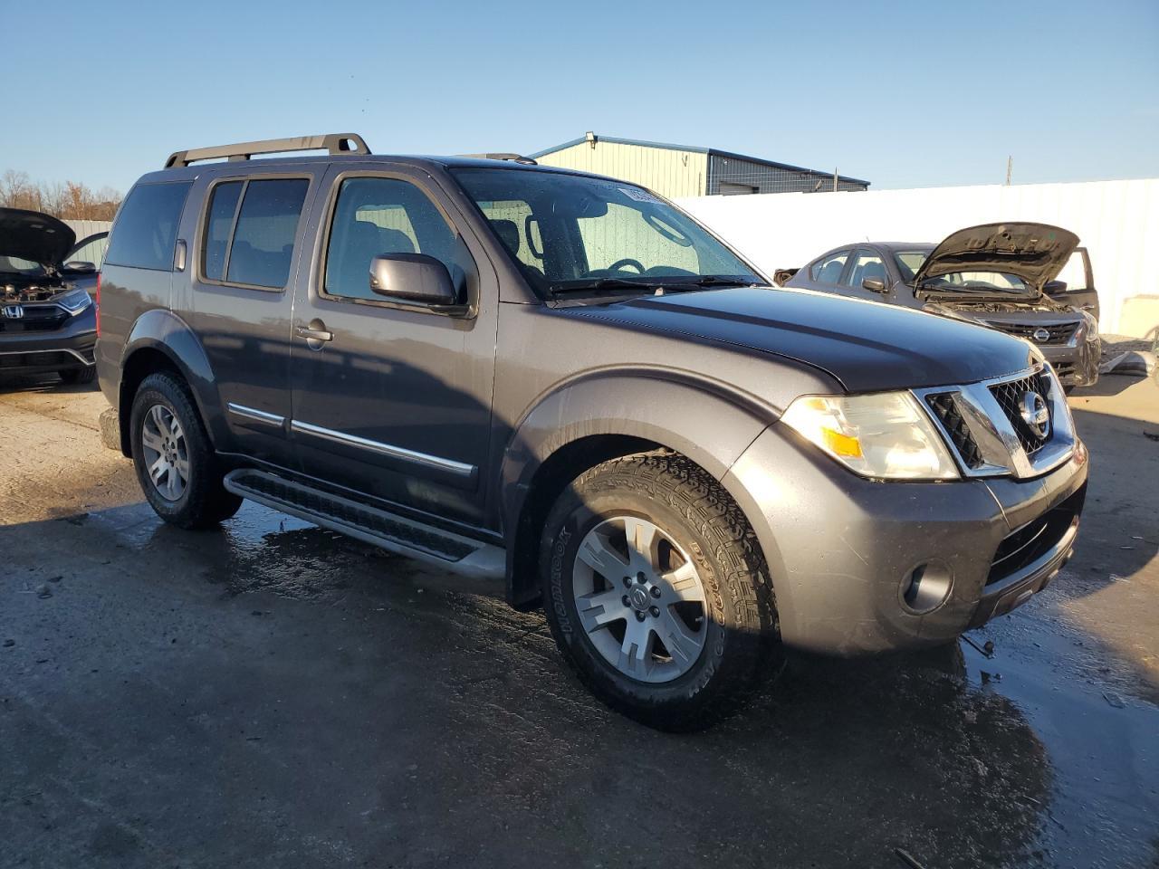 2011 NISSAN PATHFINDER