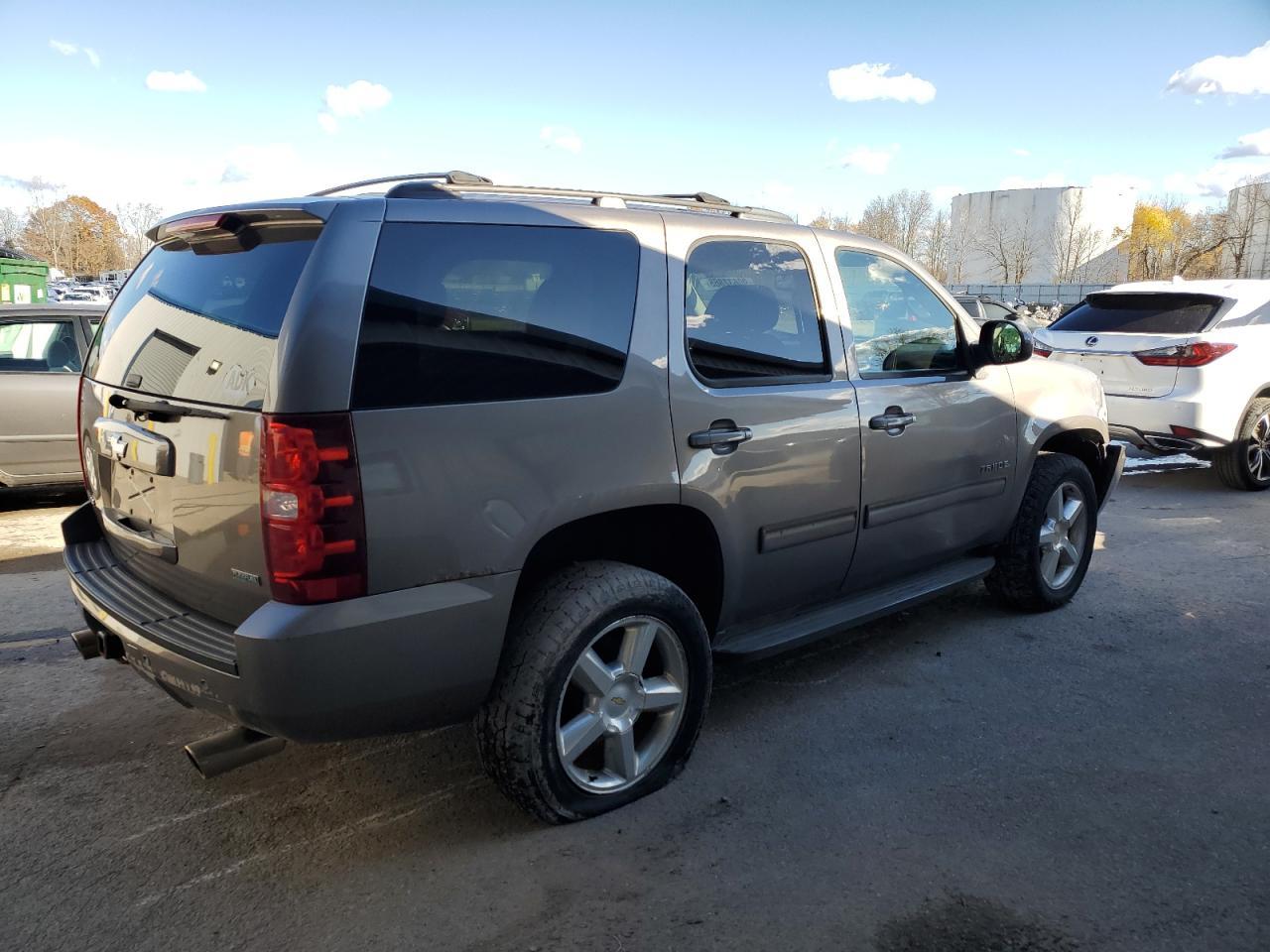 2011 CHEVROLET Tahoe