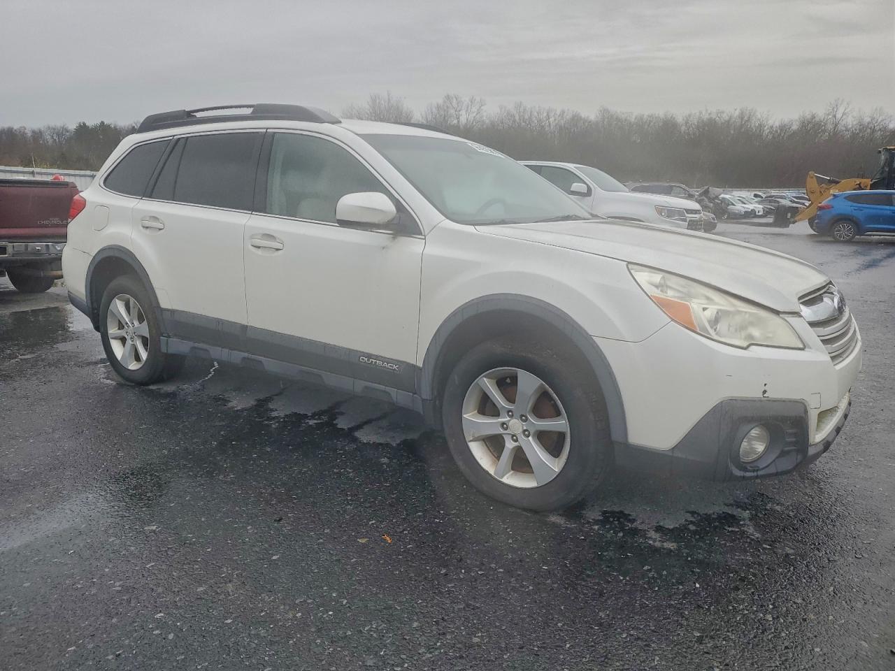 2013 SUBARU Outback