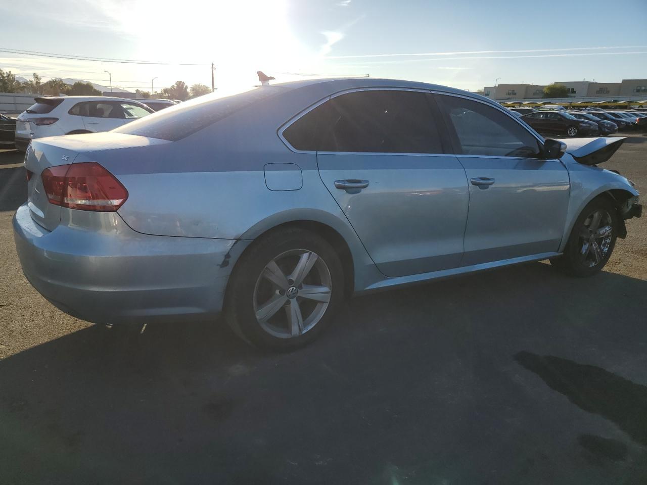 2013 VOLKSWAGEN Passat