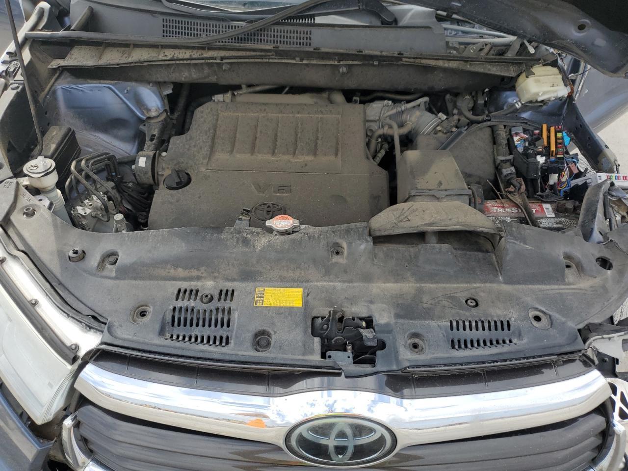 2016 TOYOTA HIGHLANDER