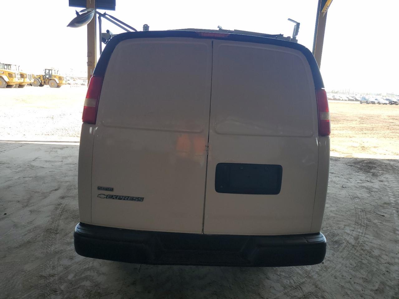 2010 CHEVROLET EXPRESS 2500