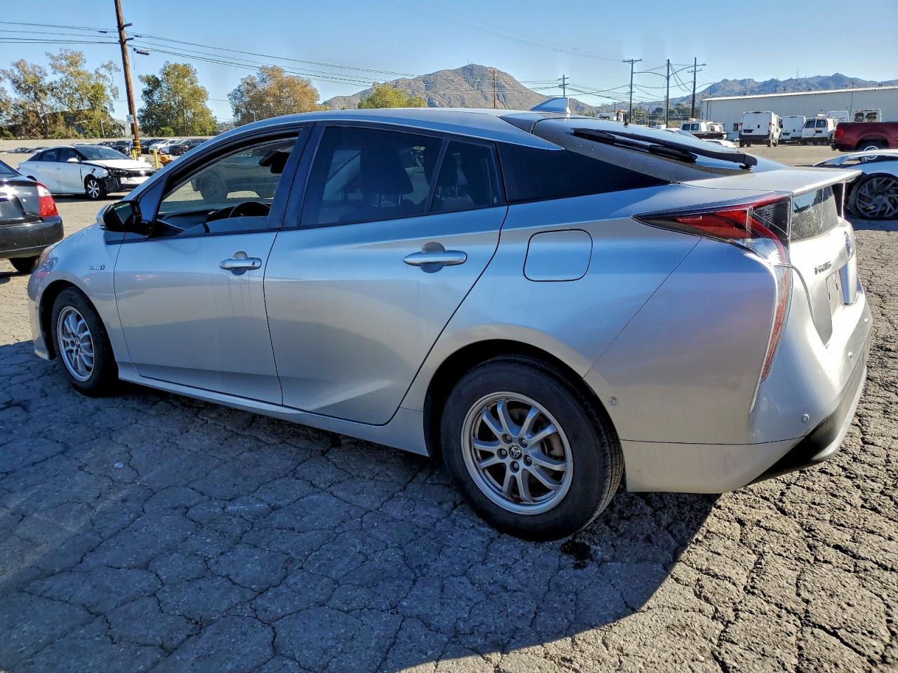 2017 TOYOTA PRIUS