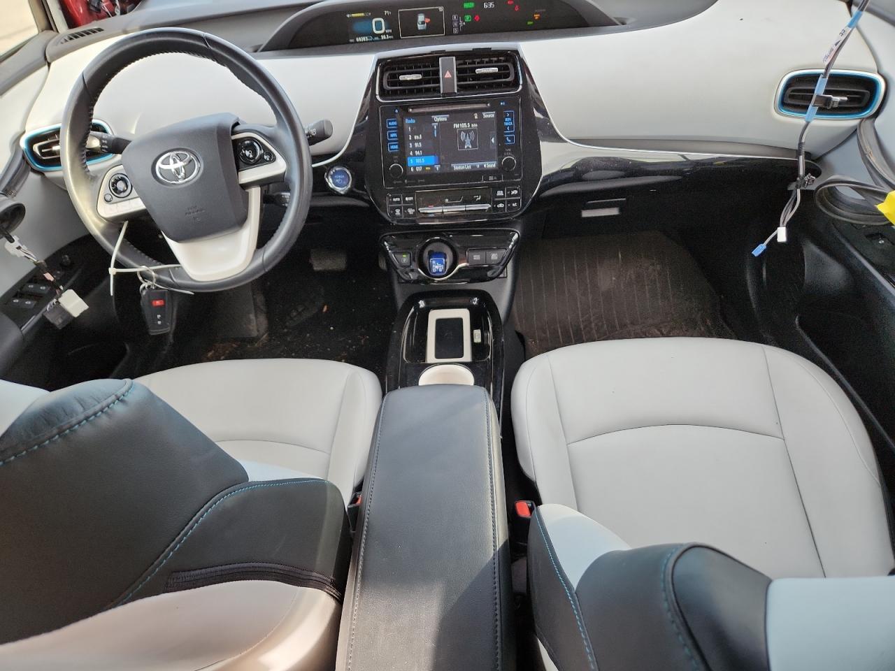 2016 TOYOTA PRIUS