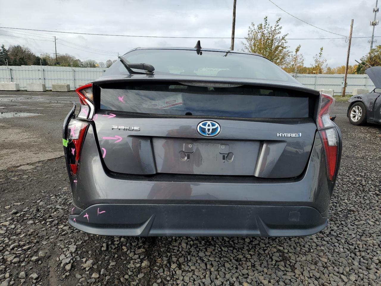 2016 TOYOTA PRIUS