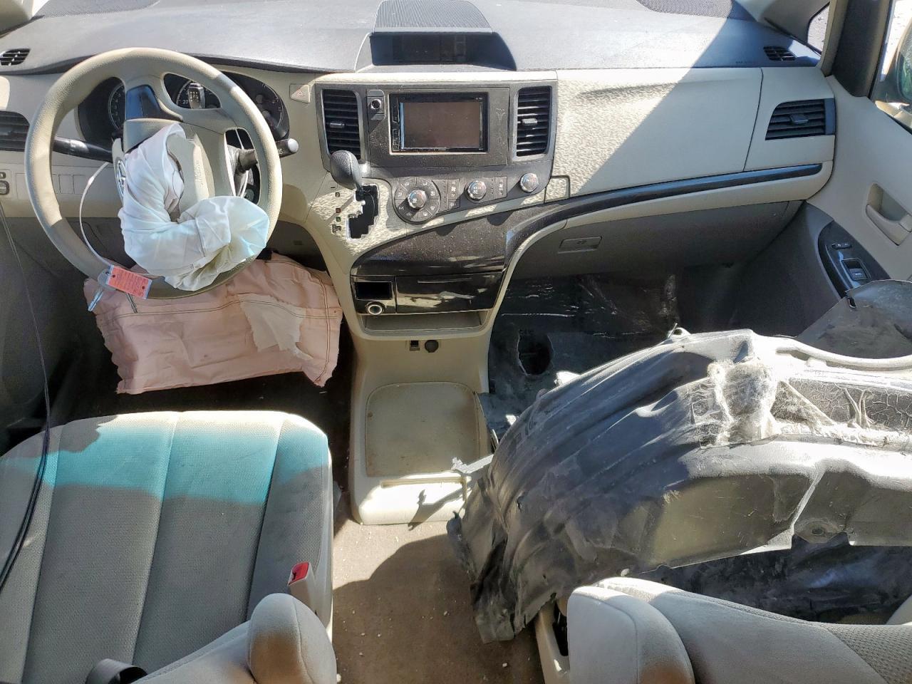 2014 TOYOTA SIENNA