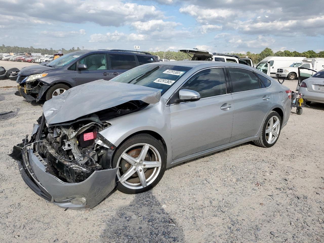 2015 TOYOTA Avalon