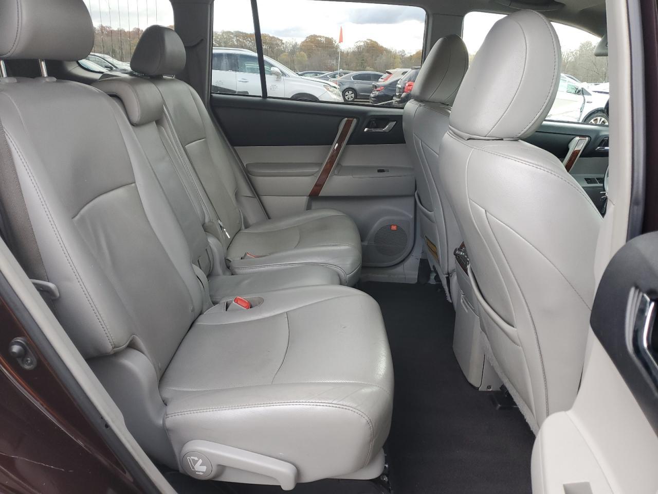 2012 TOYOTA HIGHLANDER