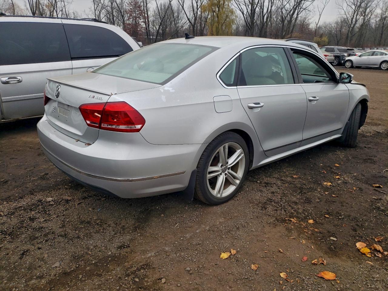 2015 VOLKSWAGEN Passat