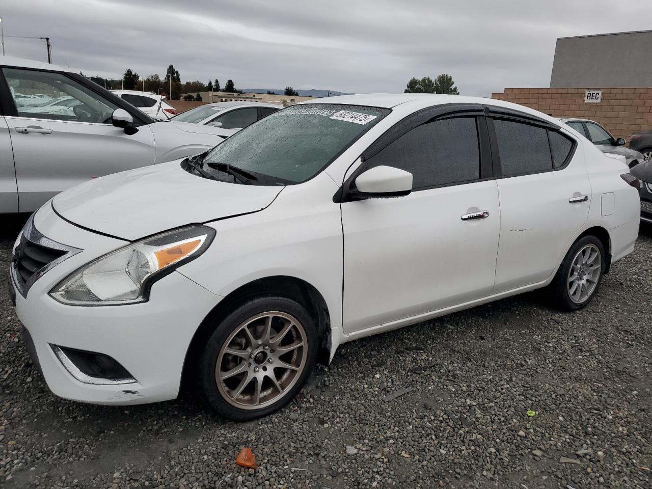 2016 NISSAN VERSA