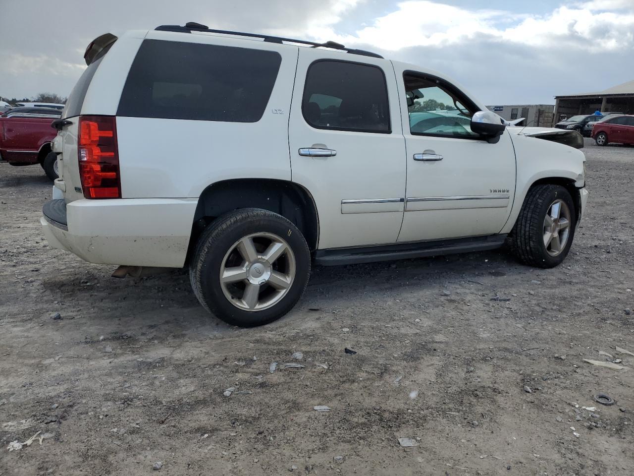 2011 CHEVROLET Tahoe