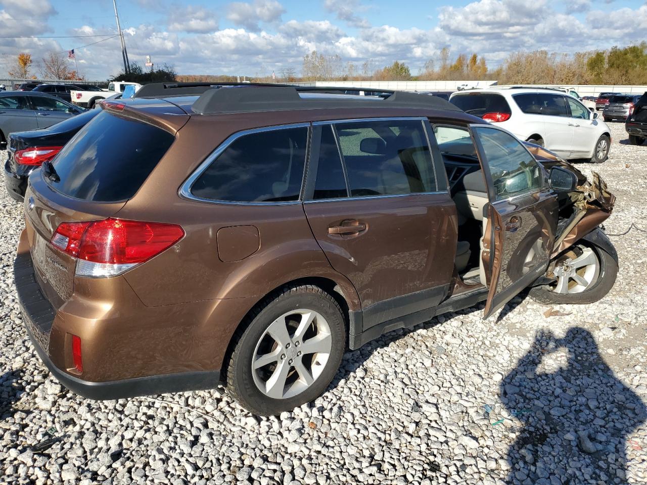 2013 SUBARU Outback