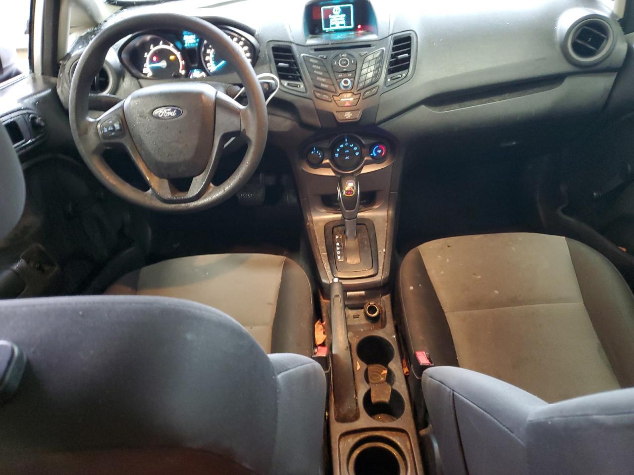 2016 FORD Fiesta